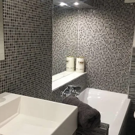 Apartment Centrale 2 - F4 Spacieux Et Confortable Au Centre Du Vieux-nice